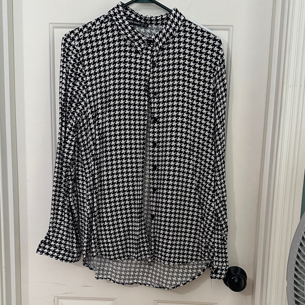 Chic Houndstooth Button Down Shirt